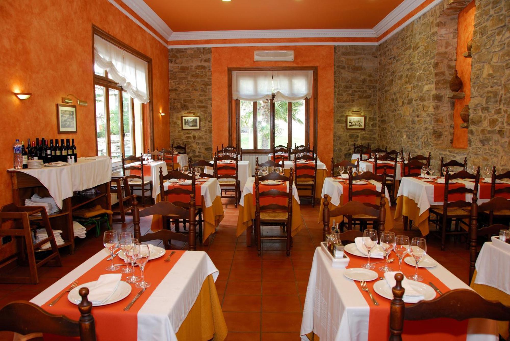 Hotel Balneari De Vallfogona De Riucorb Exteriör bild
